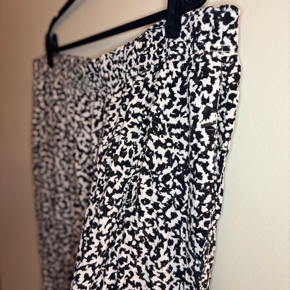 H&M Women’s Crop Pull-on Printed Pants Size XXL - Picture 5 of 10